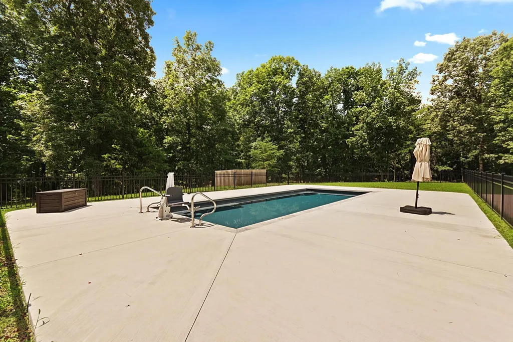 1075 Bent Creek Drive Benton KY 42025