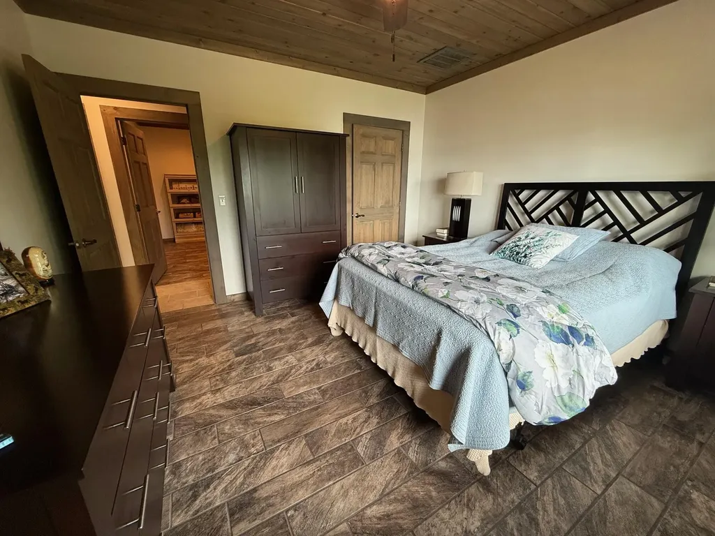 458 Sherwood Drive Gilbertsville KY 42044