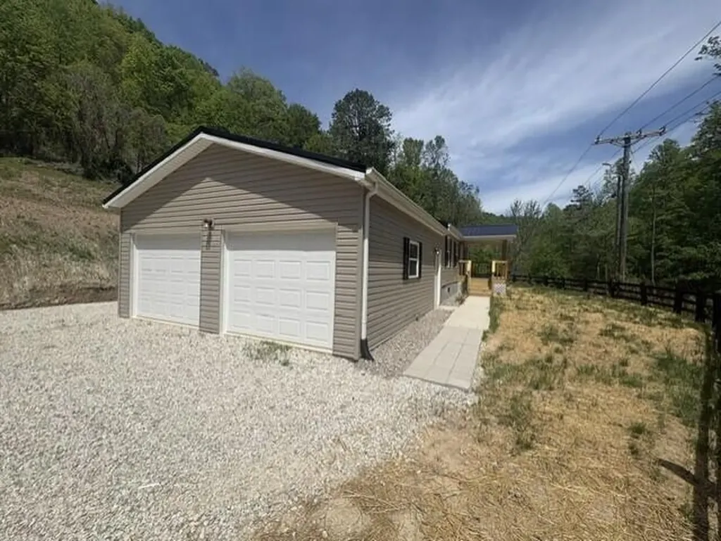 580 Conley Fork Prestonsburg KY 41653