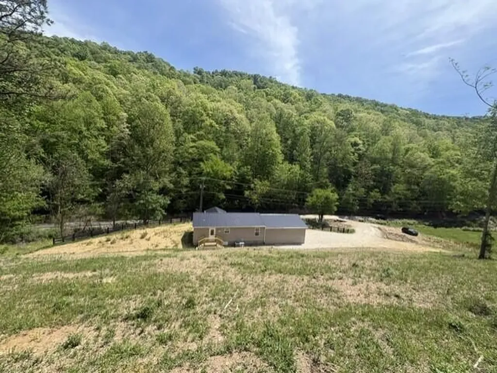 580 Conley Fork Prestonsburg KY 41653