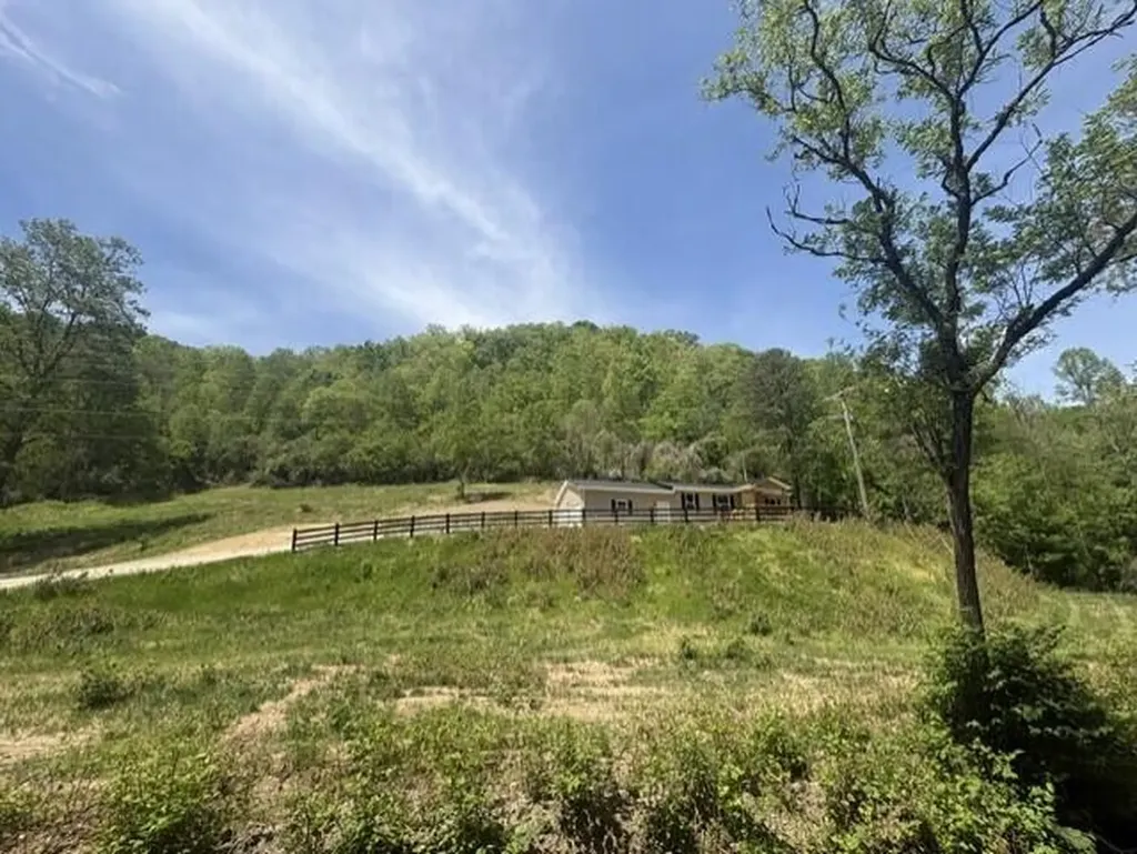 580 Conley Fork Prestonsburg KY 41653