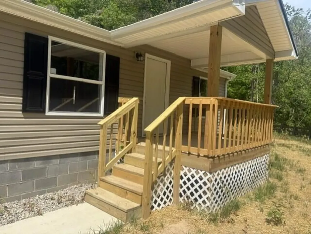 580 Conley Fork Prestonsburg KY 41653