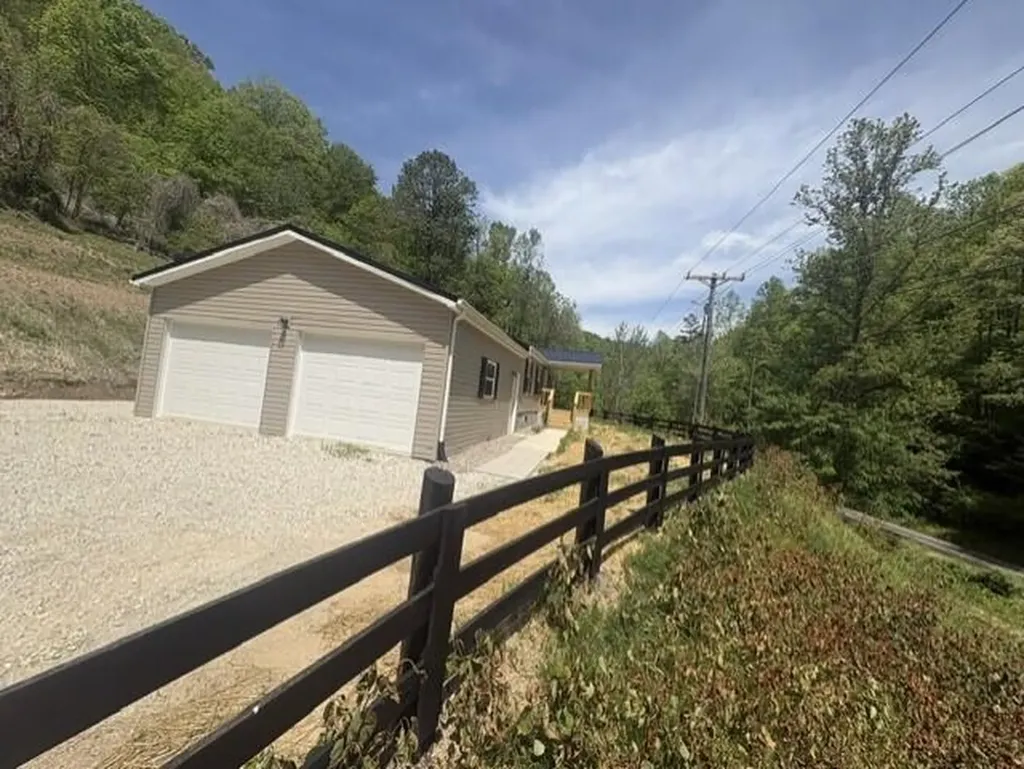 580 Conley Fork Prestonsburg KY 41653