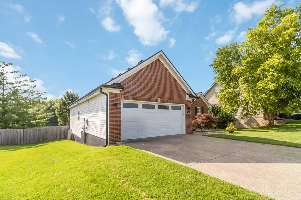 201 Nelson Park Nicholasville KY 40356