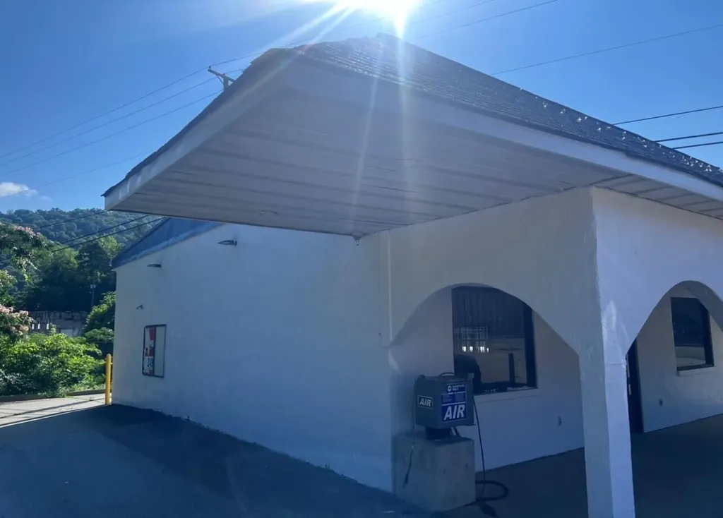 12554 Main Street Martin KY 41649