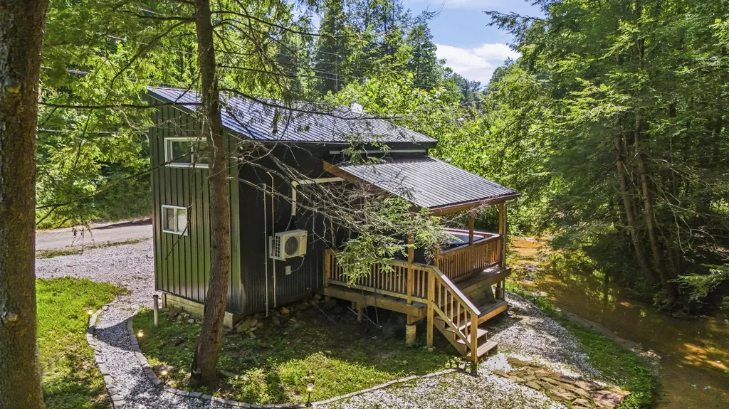 76 High Falls Creek Drive Campton KY 41301