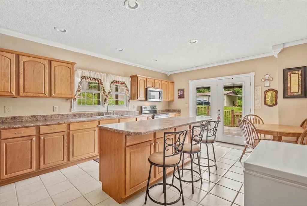 60 Rj Wagers Road Manchester KY 40962