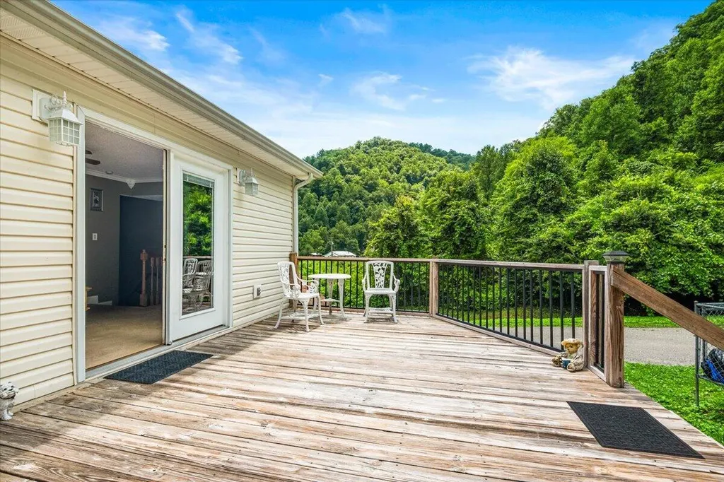 60 Rj Wagers Road Manchester KY 40962