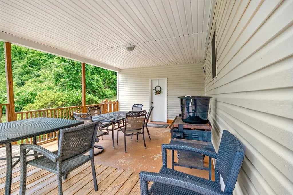 60 Rj Wagers Road Manchester KY 40962