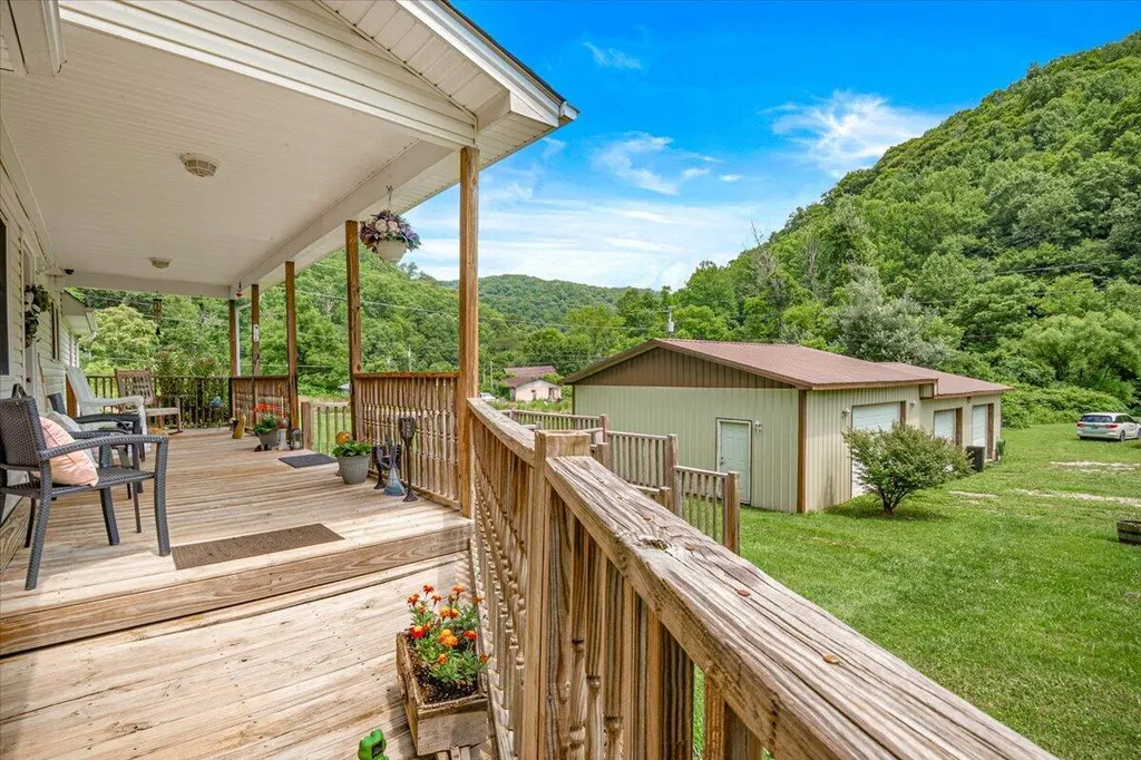 60 Rj Wagers Road Manchester KY 40962