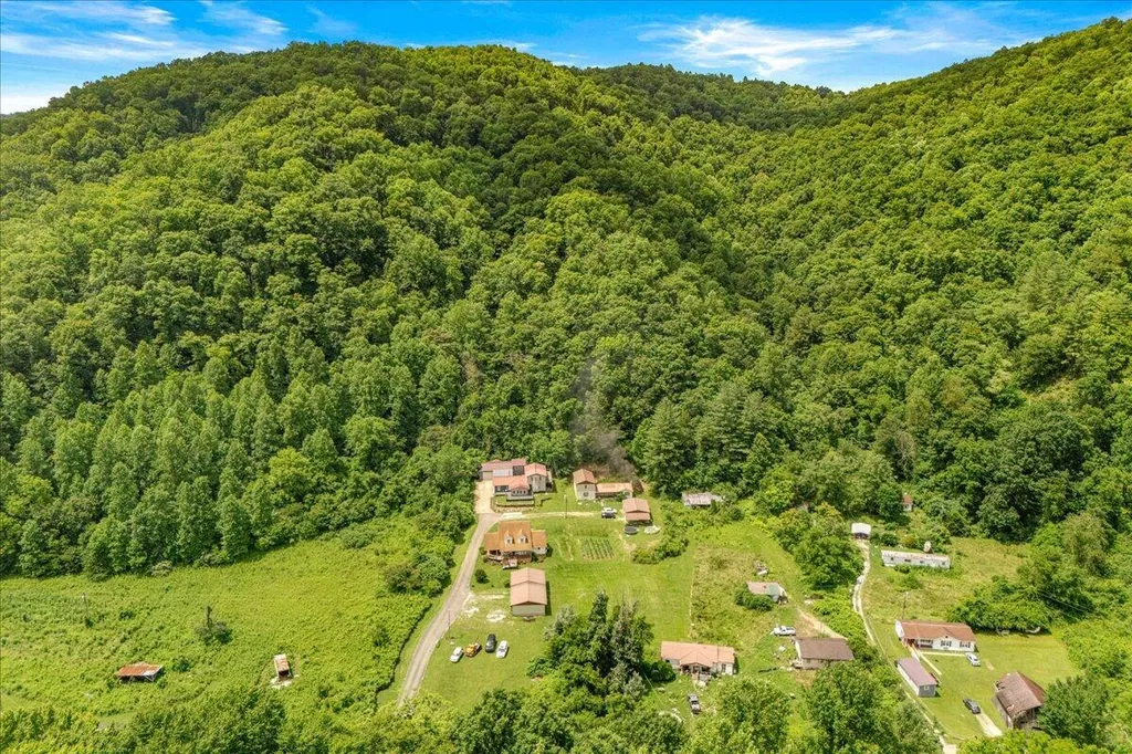 60 Rj Wagers Road Manchester KY 40962