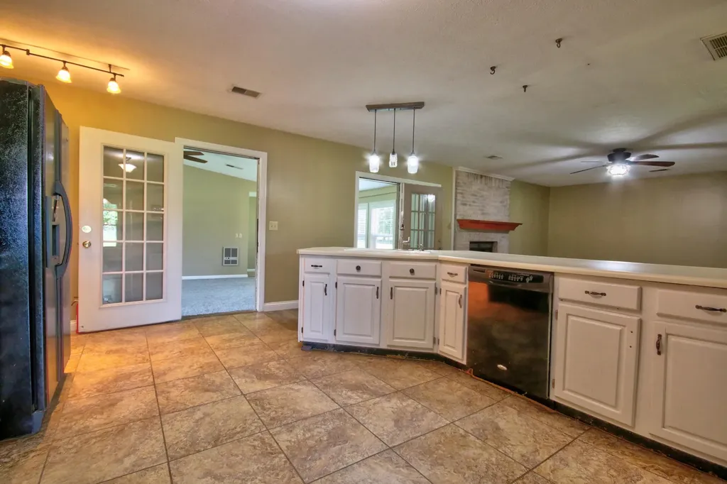 861 College Hill Road Waco KY 40385