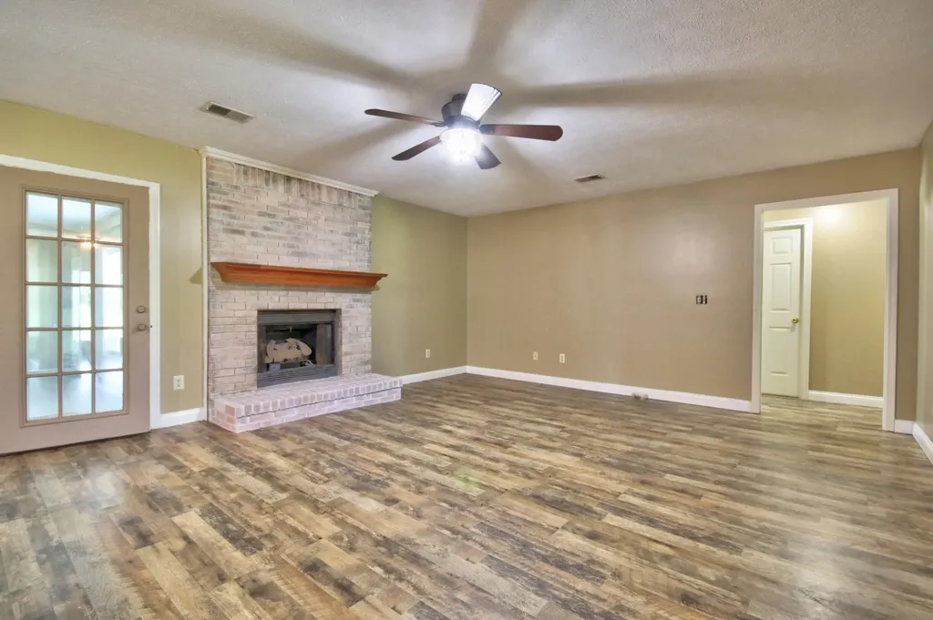 861 College Hill Road Waco KY 40385