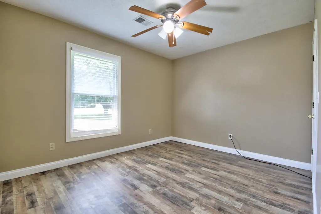 861 College Hill Road Waco KY 40385