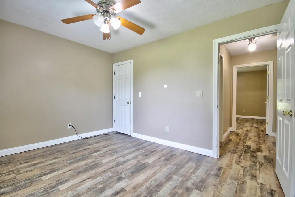861 College Hill Road Waco KY 40385