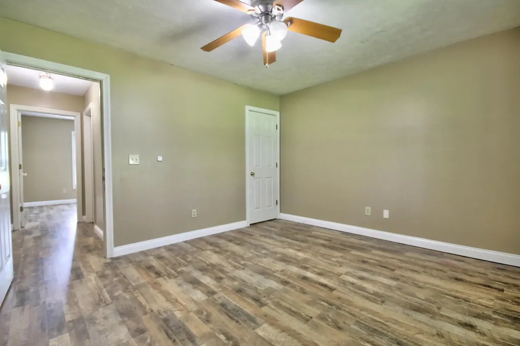 861 College Hill Road Waco KY 40385