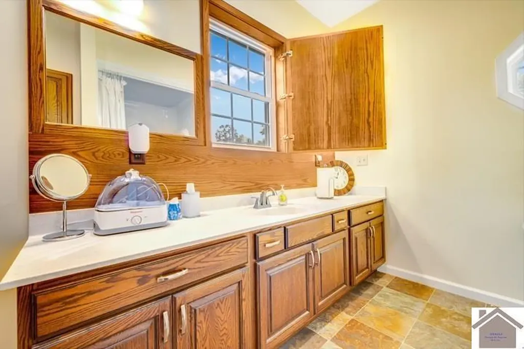 2616 State Route 440 Hickory KY 42051