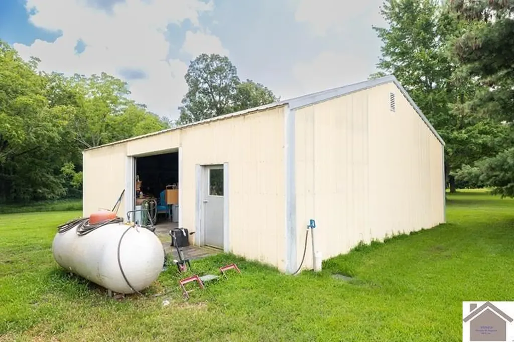 2616 State Route 440 Hickory KY 42051