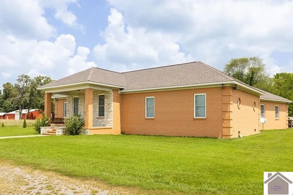 2616 State Route 440 Hickory KY 42051