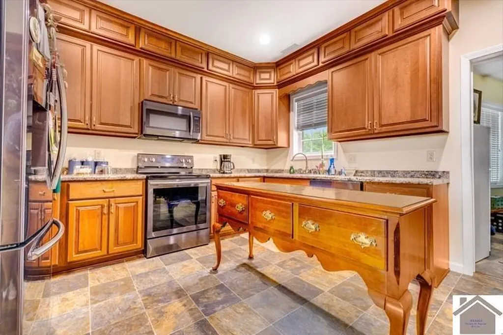 2616 State Route 440 Hickory KY 42051