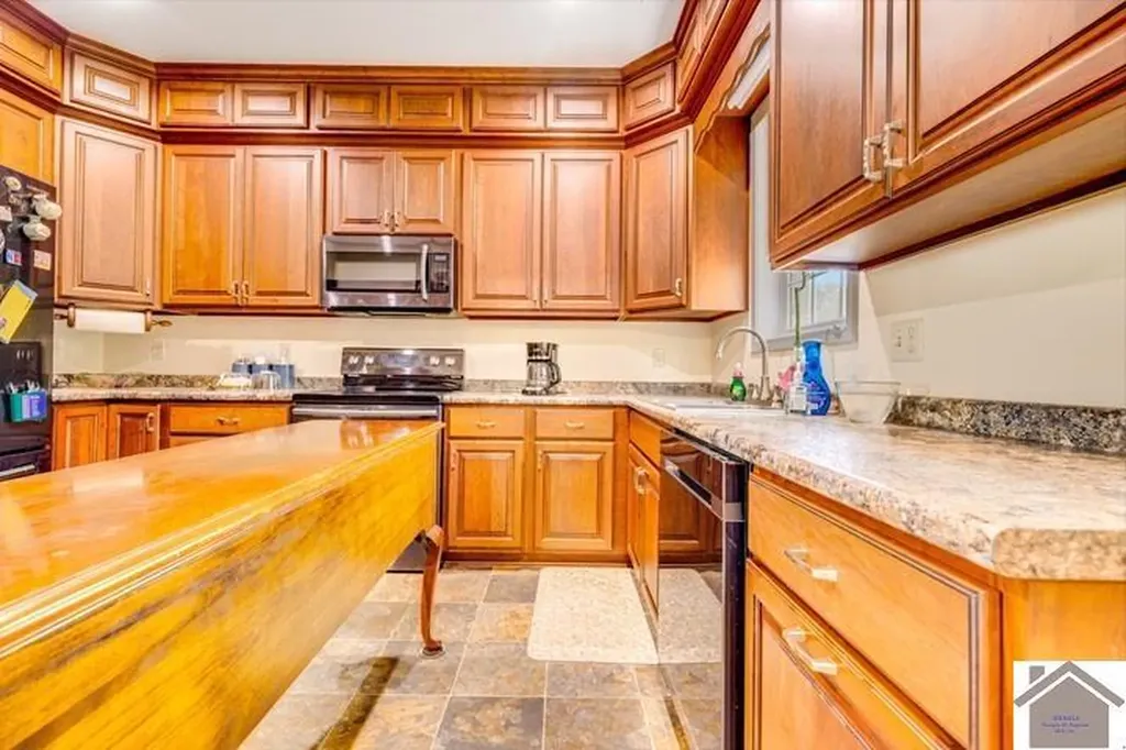 2616 State Route 440 Hickory KY 42051