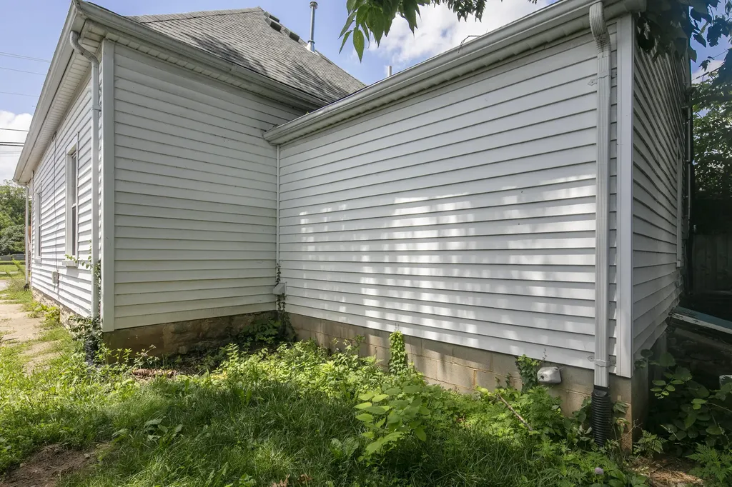 16 16th Street Paris KY 40361