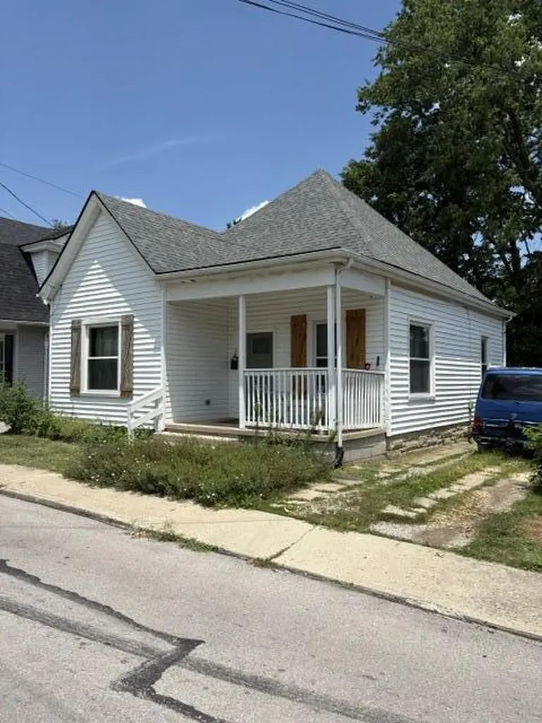 16 16th Street Paris KY 40361