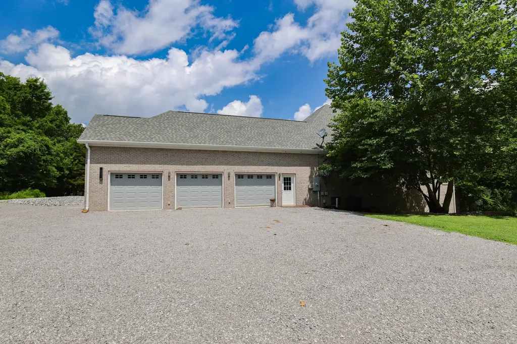 50 Zane Court Eddyville KY 42038