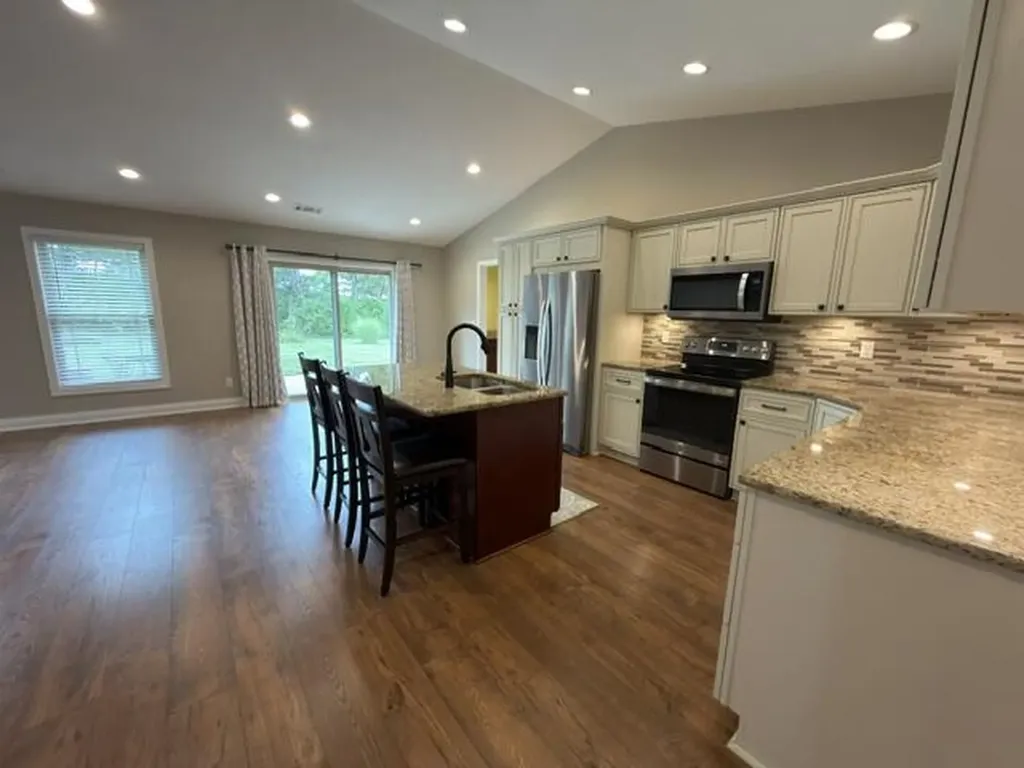 2305 Deerfield Run Murray KY 42071