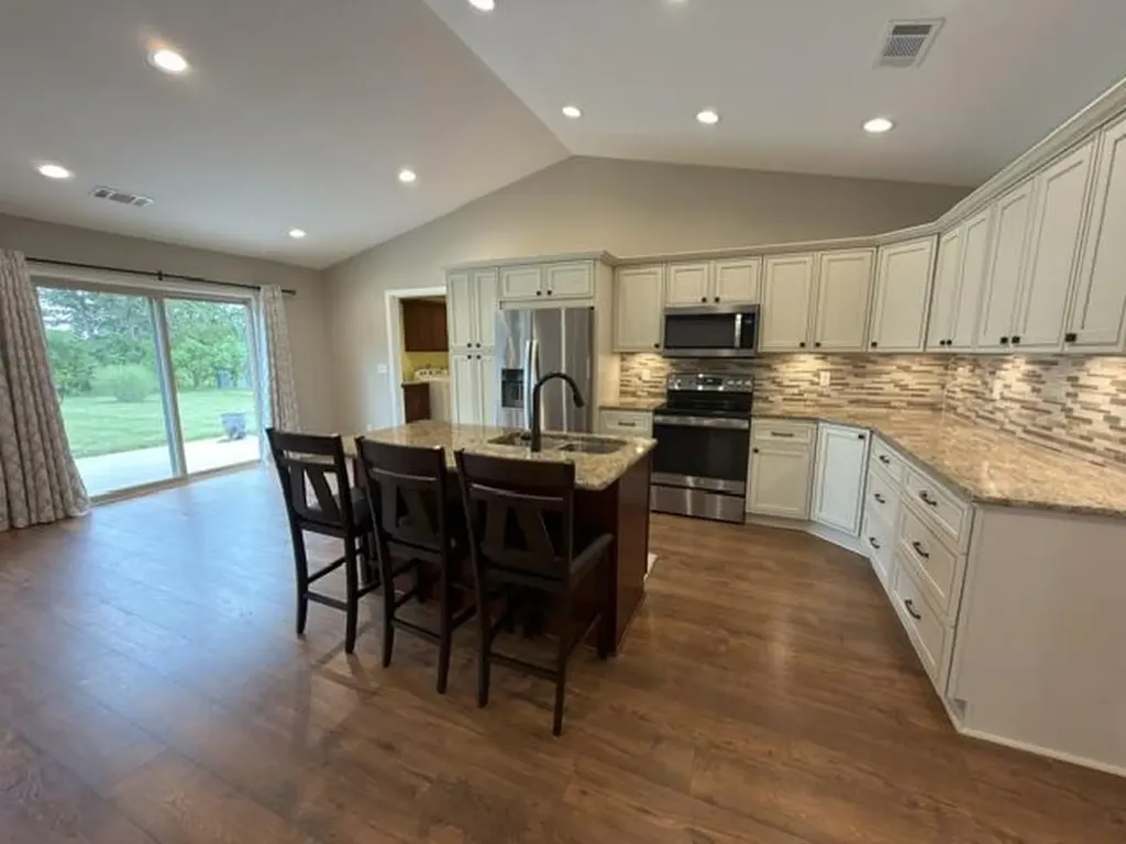 2305 Deerfield Run Murray KY 42071