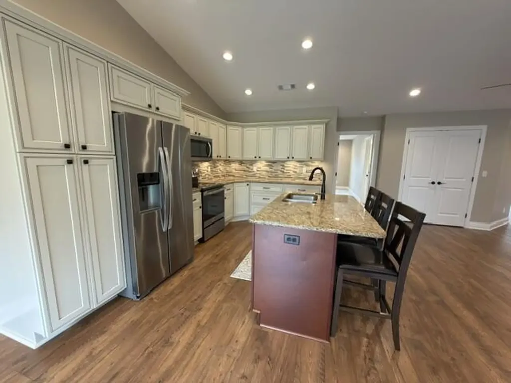 2305 Deerfield Run Murray KY 42071