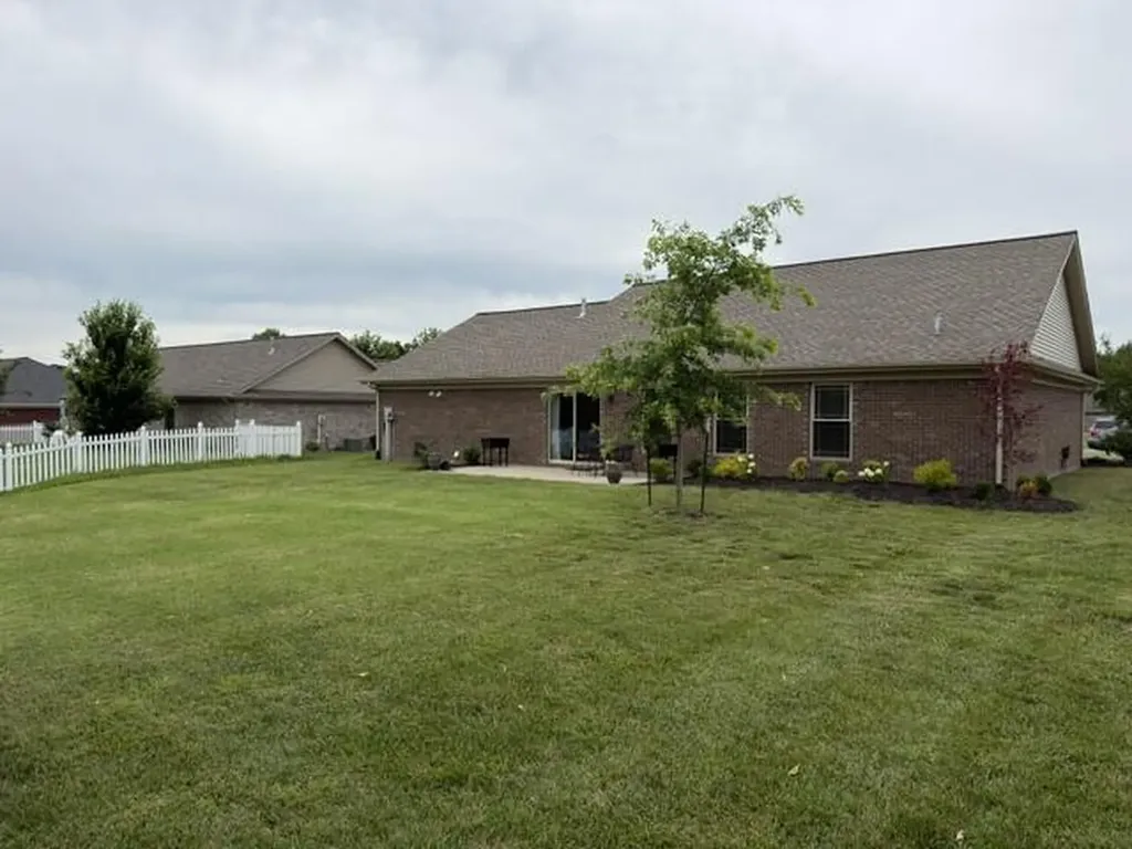 2305 Deerfield Run Murray KY 42071