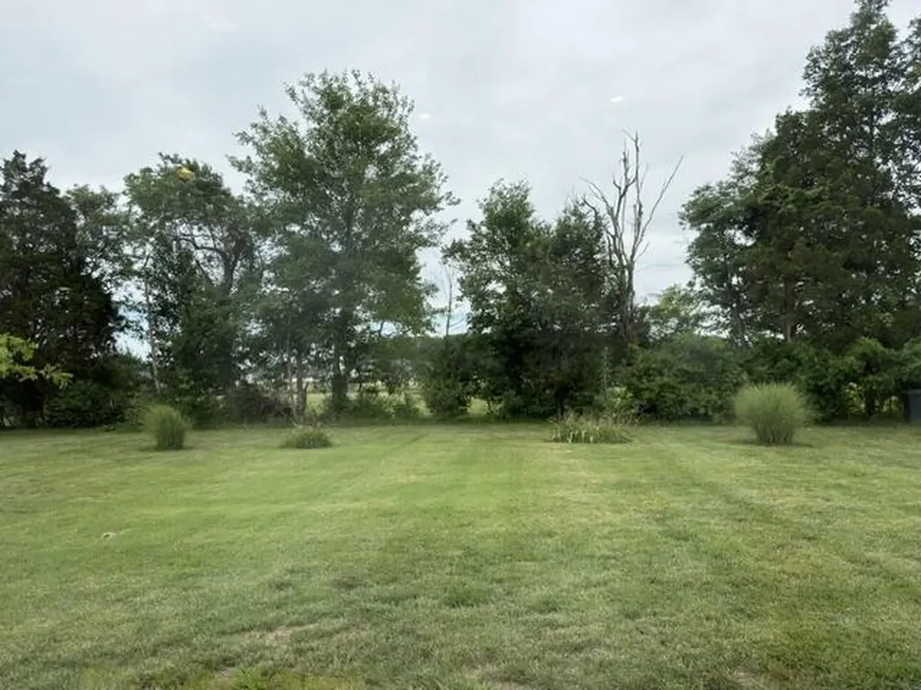 2305 Deerfield Run Murray KY 42071