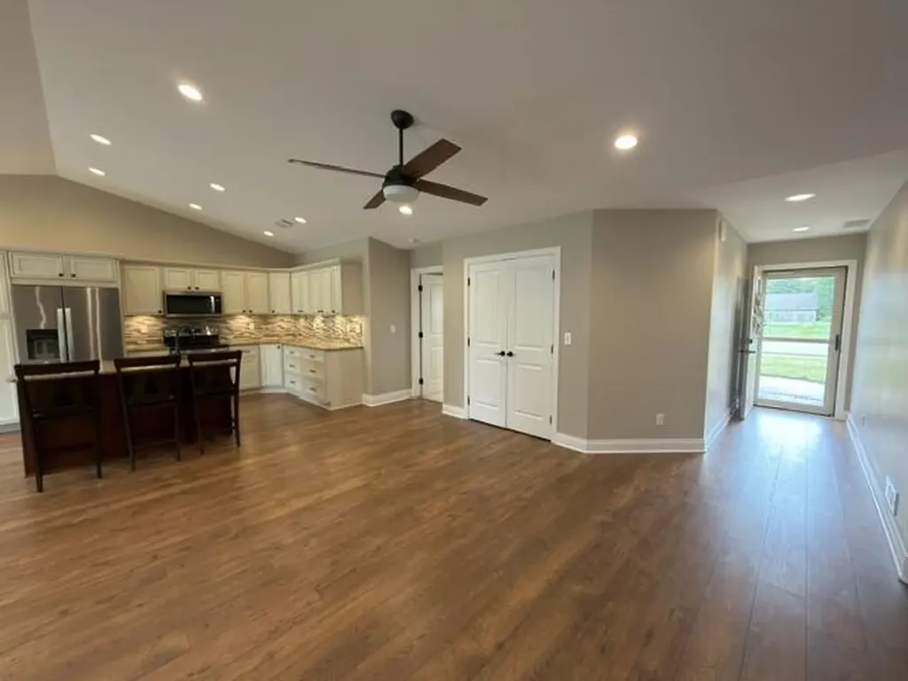 2305 Deerfield Run Murray KY 42071