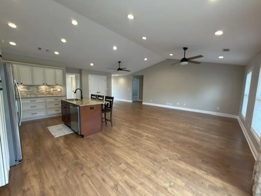 2305 Deerfield Run Murray KY 42071