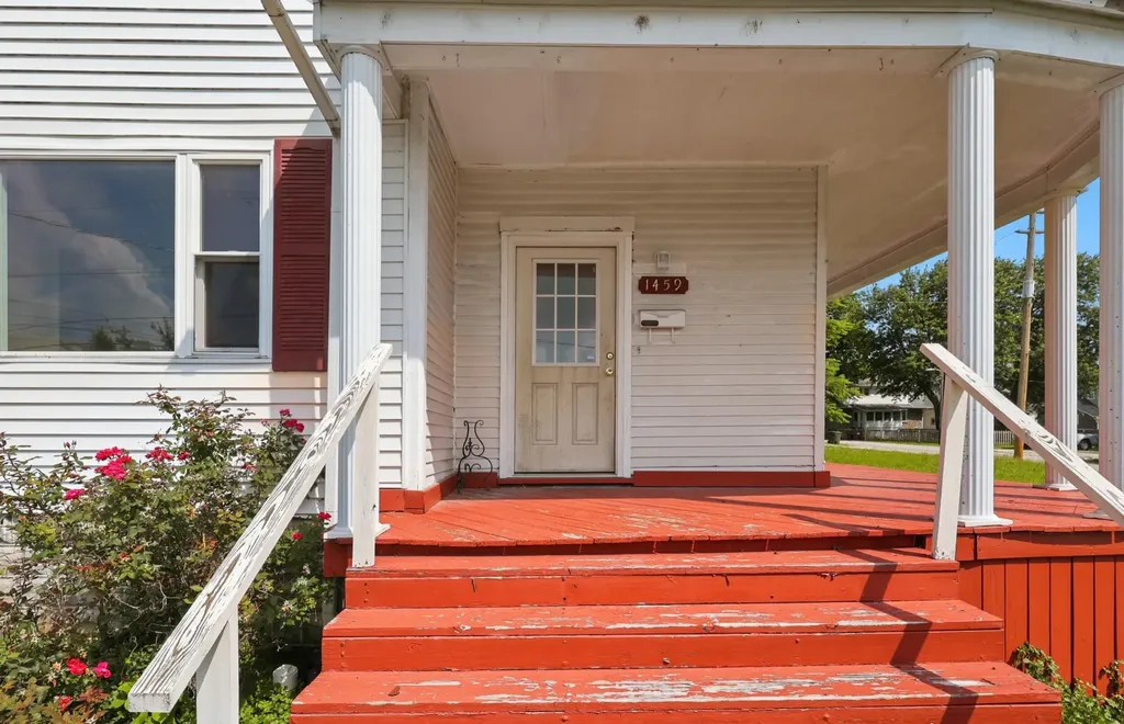 1459 High Street Paris KY 40361