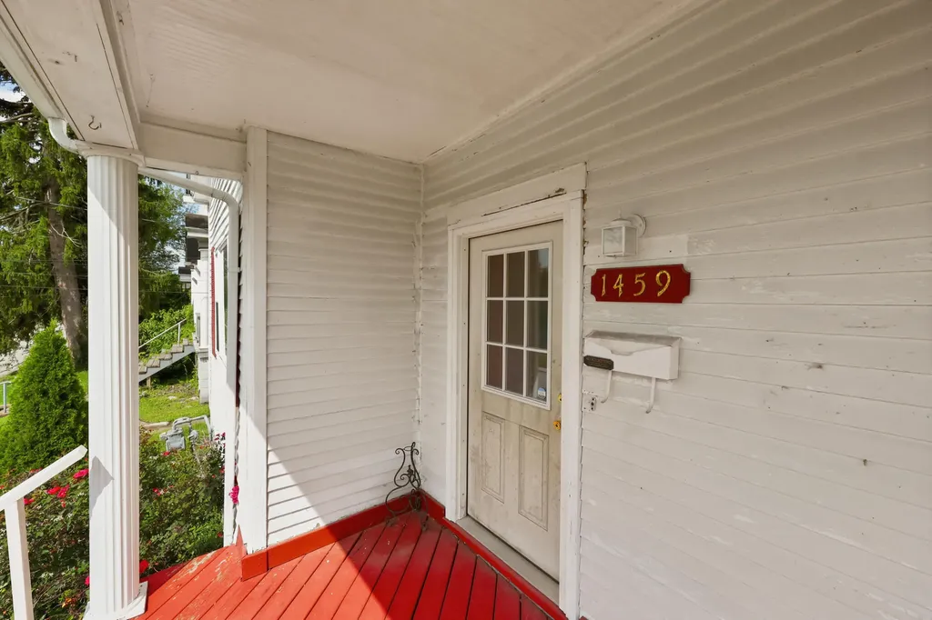 1459 High Street Paris KY 40361