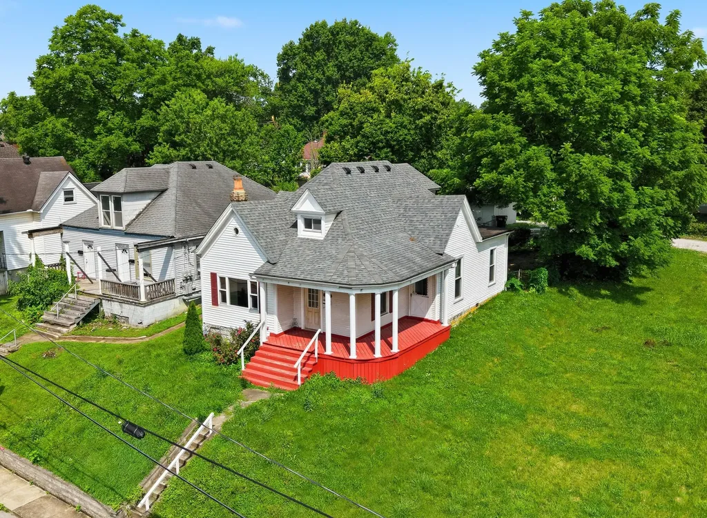 1459 High Street Paris KY 40361