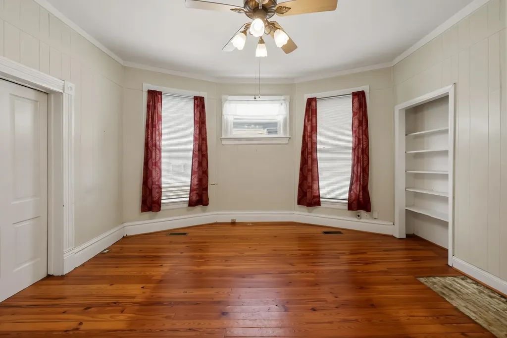1459 High Street Paris KY 40361