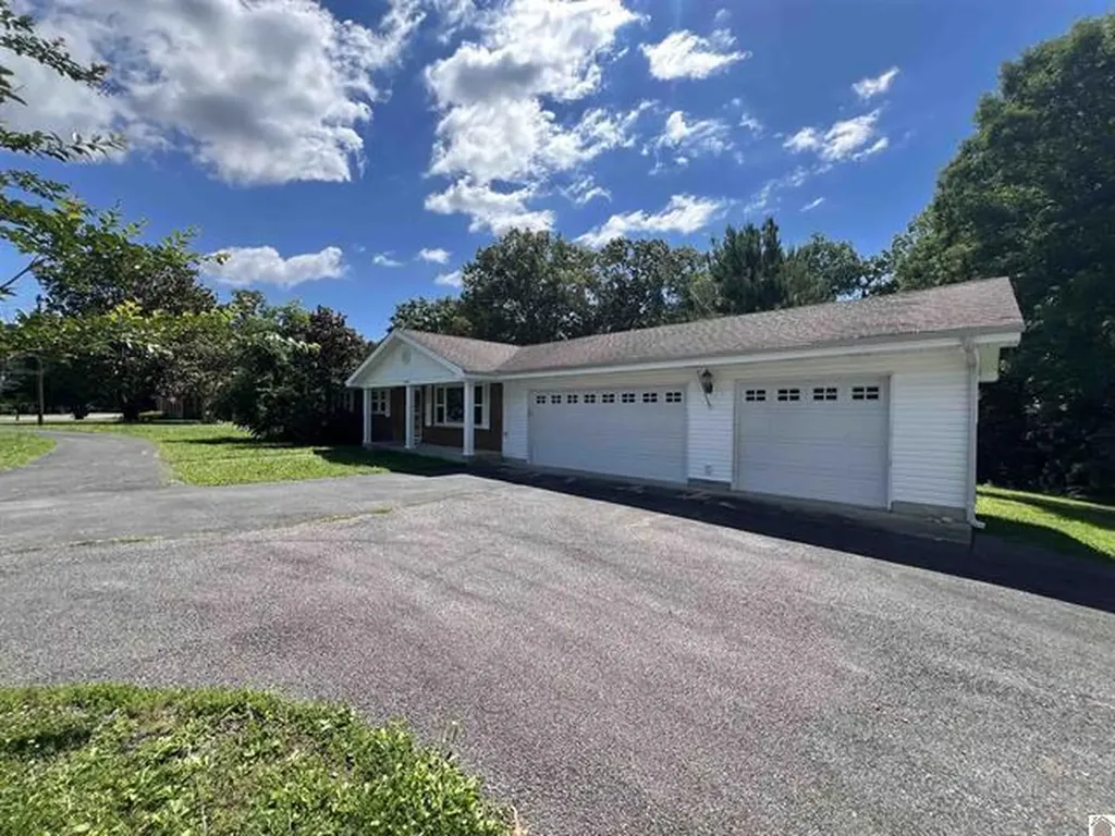 1562 Moors Camp Highway Benton KY 42025