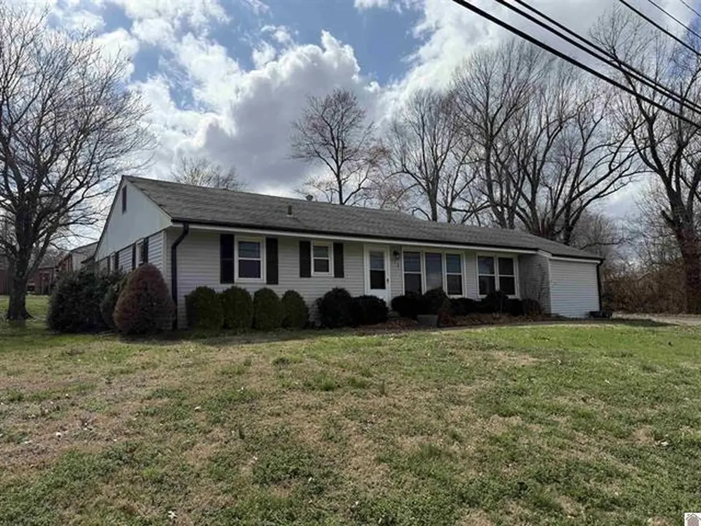 658 E 5th Avenue Calvert City KY 42029