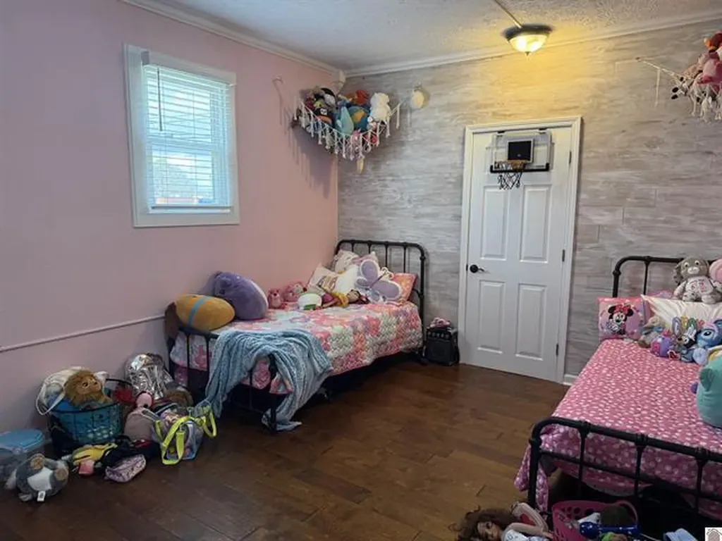 658 E 5th Avenue Calvert City KY 42029