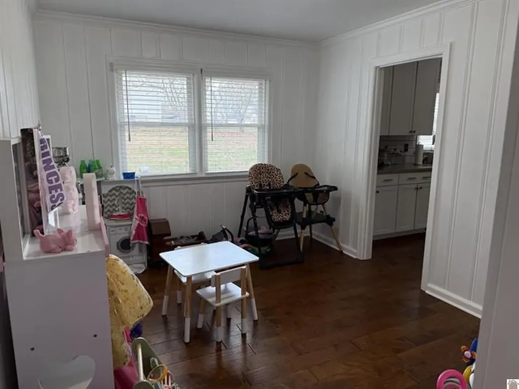 658 E 5th Avenue Calvert City KY 42029