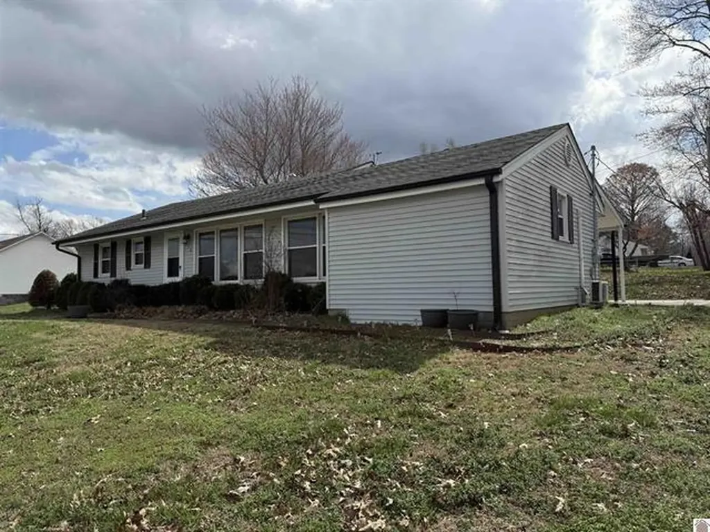 658 E 5th Avenue Calvert City KY 42029
