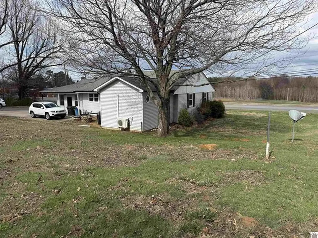 658 E 5th Avenue Calvert City KY 42029