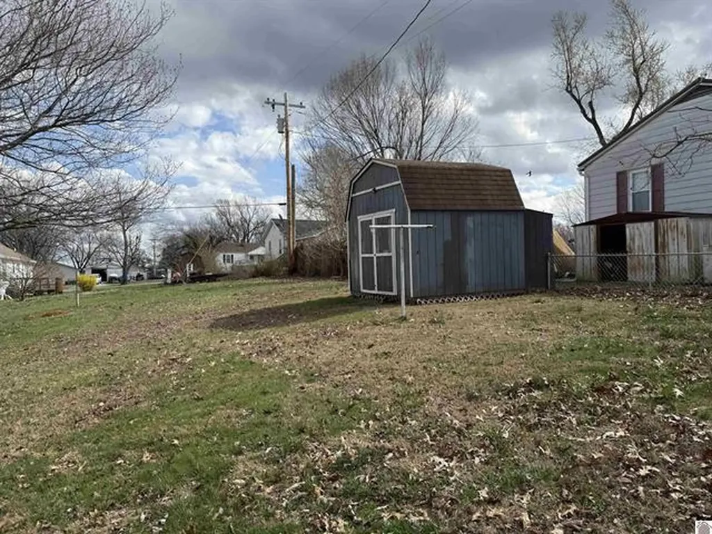 658 E 5th Avenue Calvert City KY 42029