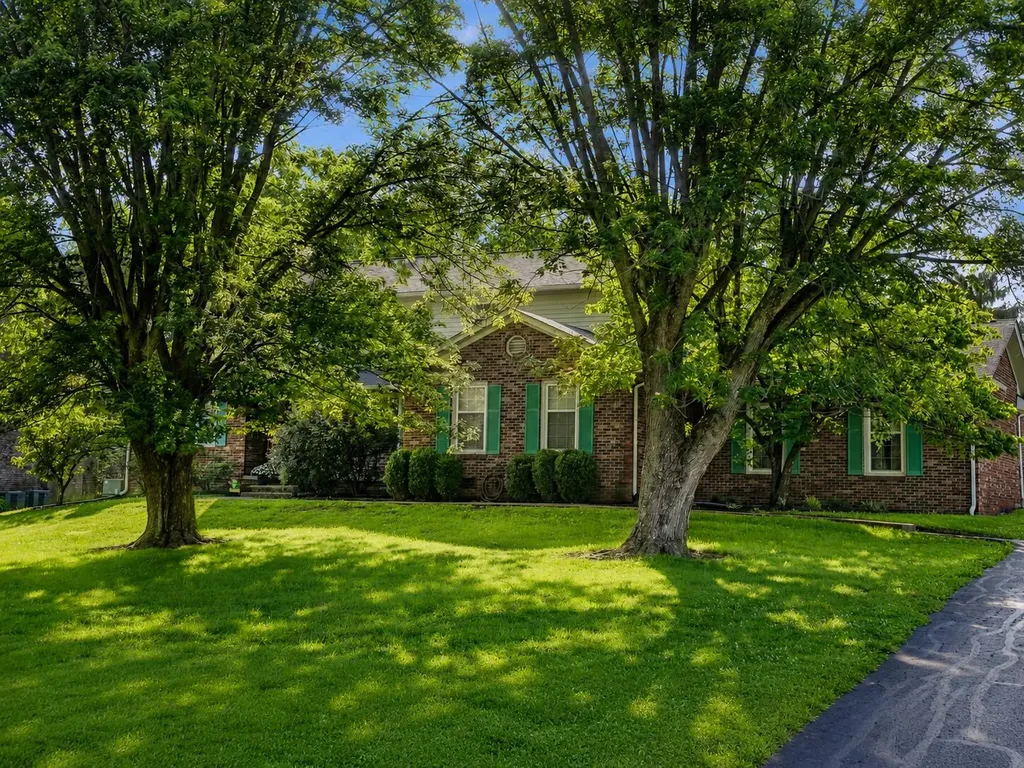 111 Lone Oak Drive Nicholasville KY 40356