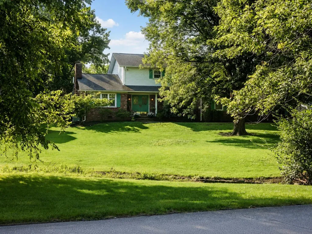 111 Lone Oak Drive Nicholasville KY 40356