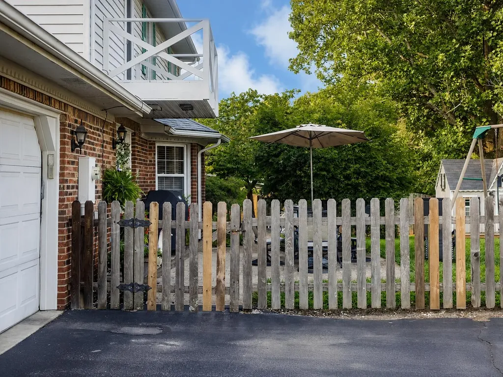 111 Lone Oak Drive Nicholasville KY 40356