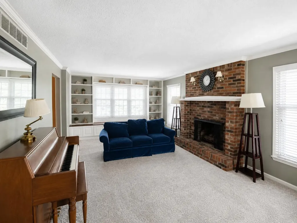 111 Lone Oak Drive Nicholasville KY 40356